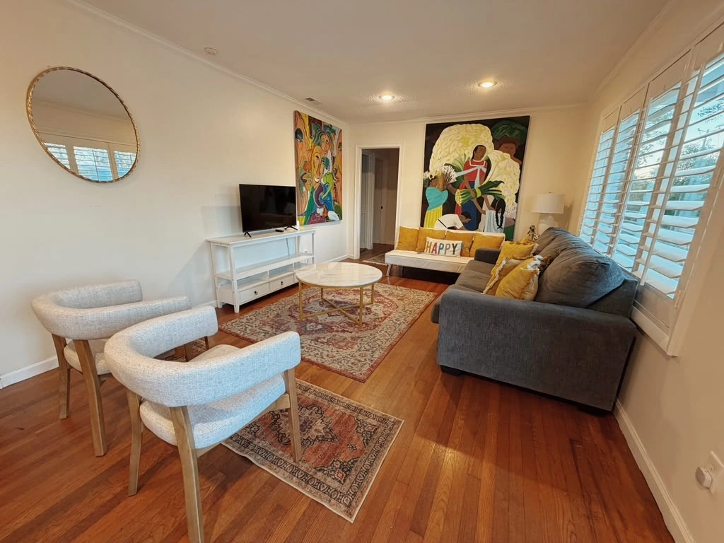Living room of a South Georgia Stays home at 1813 Englewood Drive, Valdosta
